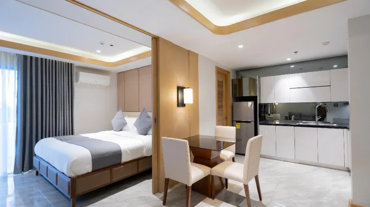 One Euphoria Luxe Hotel Room