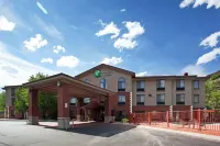 Holiday Inn Express GLENWOOD SPRINGS (ASPEN AREA) by IHG Hotels in 