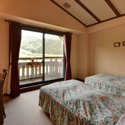 セミ西洋風デュプレックスルーム(バルコニー) 森のリゾート　ホテルシェーネスハイム金山 クーポン