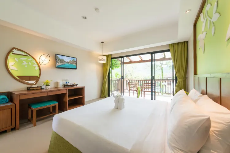 ห้องลีฟ เตียงควีนไซส์ 1 เตียง