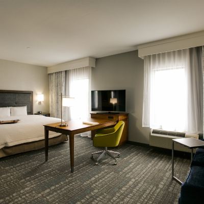 一室特大床套房（帶微波爐，冰箱，濕吧，禁煙） 達拉斯福特沃斯機場南歡朋酒店優惠