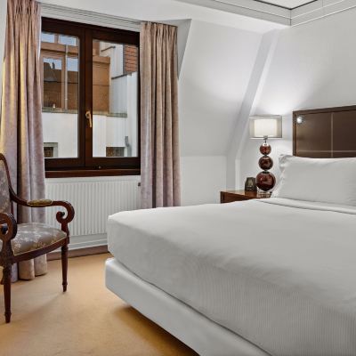 轉角特大床套房 希爾頓德雷斯頓酒店優惠