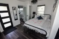 Cozy modern little cabin in Crestline