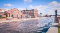 Gorgeous Apt, Pets, Hot Tub & Fire Pit, Walk --> DT Frederick