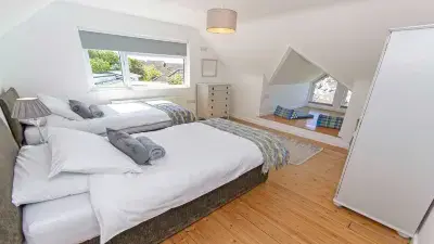 Rooftops, Sleeps 8 | Hot Tub*, Views & Log Burner Hotels in 