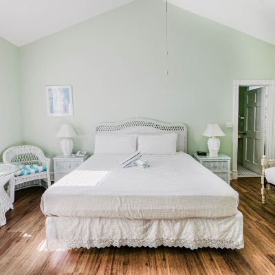 Deluxe King Room Amsterdam's Curry Mansion Inn Promo Code