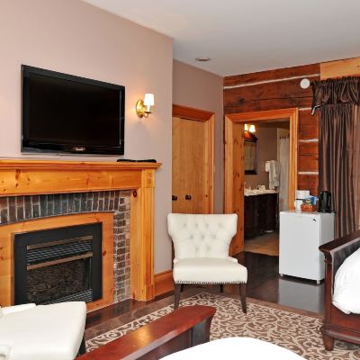 Dunsford House Suite, 2 Queen Beds Eganridge Resort, Golf Club & Spa Promo Code