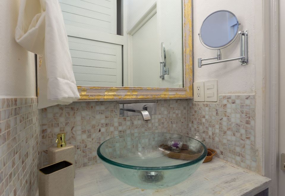 Lotus Beach Hotel - Adults OnlySuite With Plunge Pool