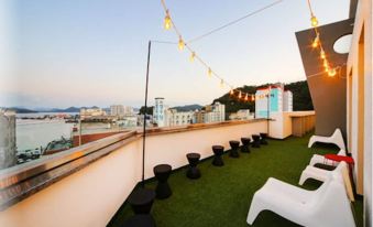 Hotel Pier 48 - Housity