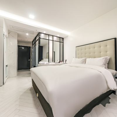 Royal Suite *Free Korean Buffet Breakfast For 2*(Rtx4060 High-Performance Couple Pc)(Styler, 5-Star Bedding, Ace Bed, Whirlpool SPA Tub, Air Purifier, Free Ott) 대구 동성로 호텔 라벨라 쿠폰