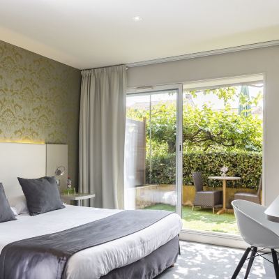 Double Room with Terrace Le Carré d'Alethius Promo Code