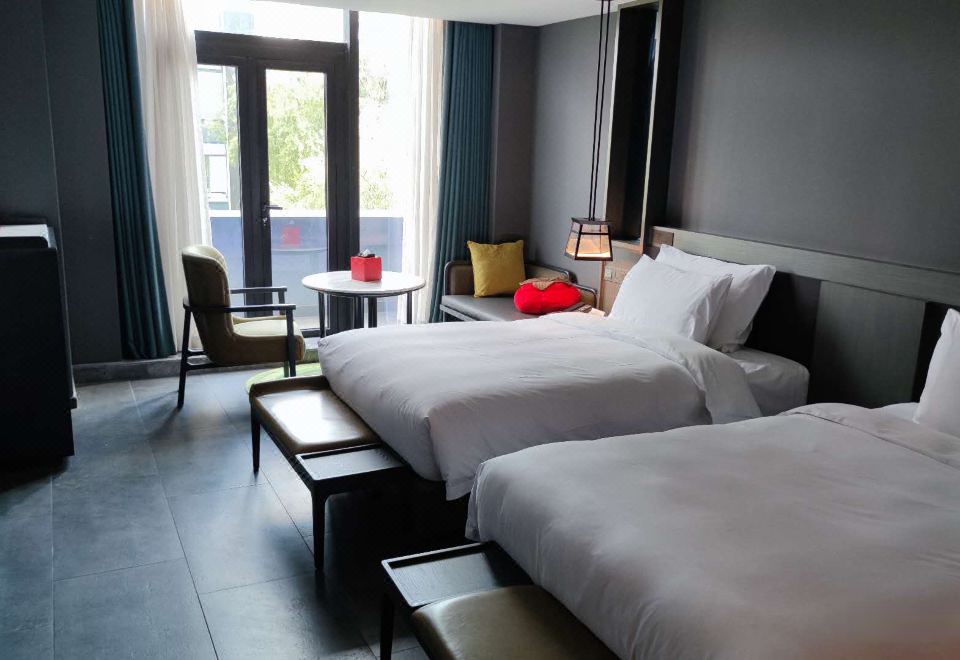 庐舍园景双床房