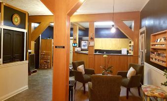 Silverwood Inn & Suites