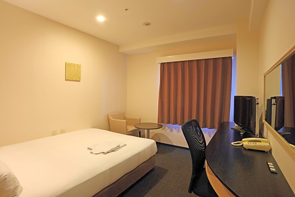 标准大床房（禁烟）