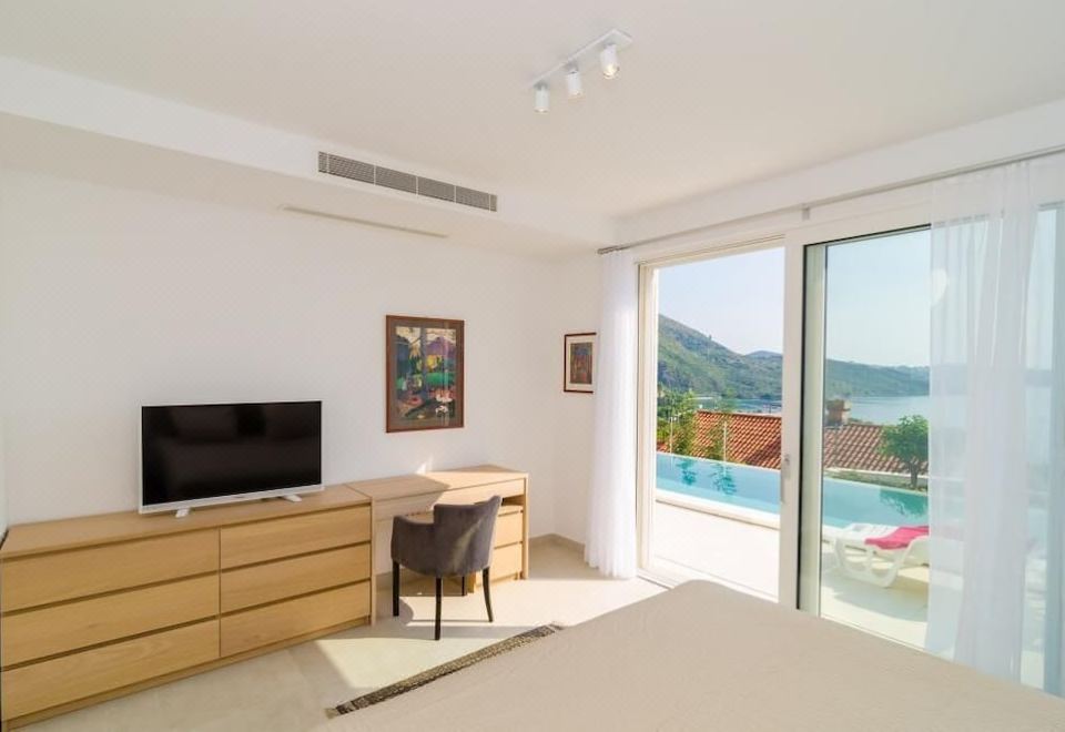 Five-Bedroom Villa With Swimming Pool