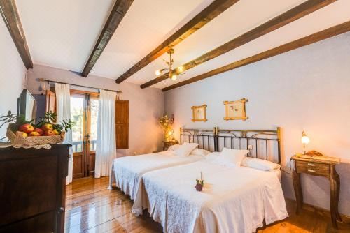 带山景的双人间