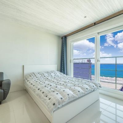 Basic Room, 1 Bedroom (404(Oceanview)) 속초 Stage.R 스파펜션 쿠폰