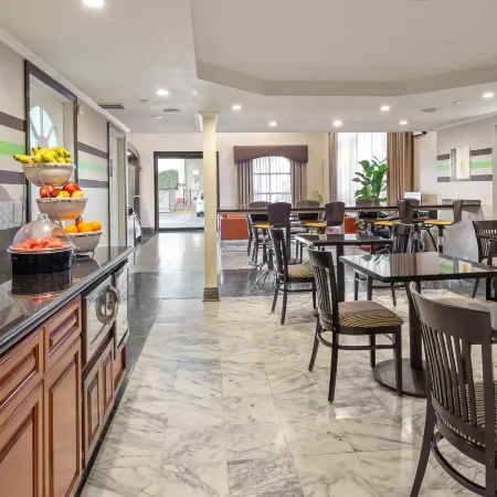 Best Western Pasadena Royale Inn Suites Отели в г. Пасадина