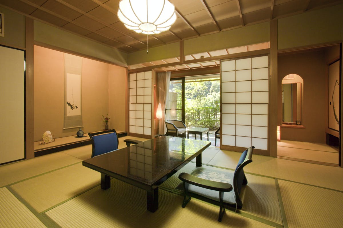 日式房，是否可吸烟未指定