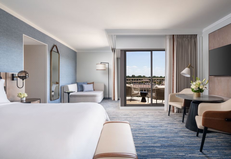 The Ritz-Carlton Dallas, Las ColinasClub Tower Corner, Club Lounge Access, Guest Room, 1 King