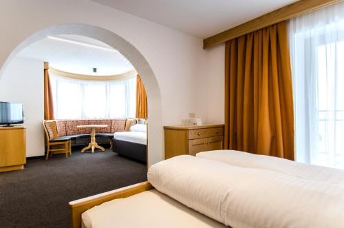 带阳台的三人房