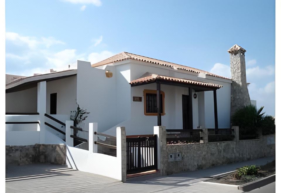 Hotel Puerto Caleta, Exterior, Hotel Exterior