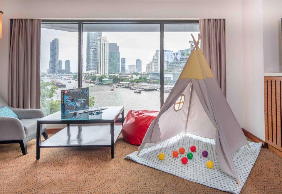 Royal Orchid Sheraton Hotel & TowersFamily King Suite