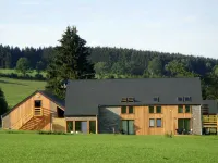 Beautiful Villa with Heated Outdoor Pool, Sauna, Hot Tub in Forest Hotels in 