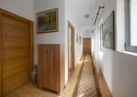 Madra Rooms and Apartments