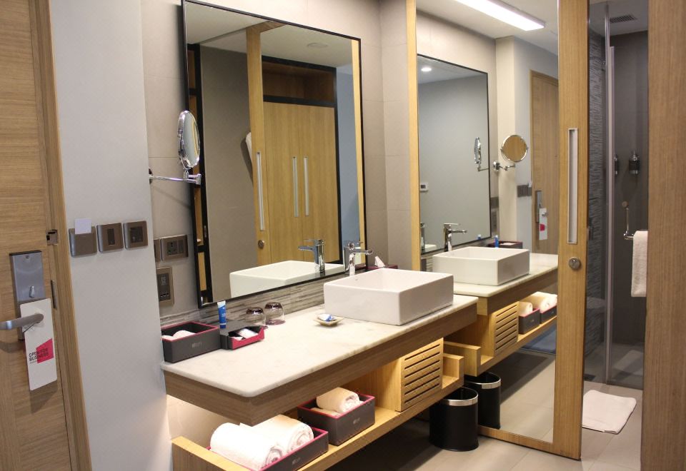 Aloft New Delhi AerocityAloft Twin Room Non smoking