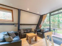 Woodland Bungalow w/ BBQ Hotels in Stramproy