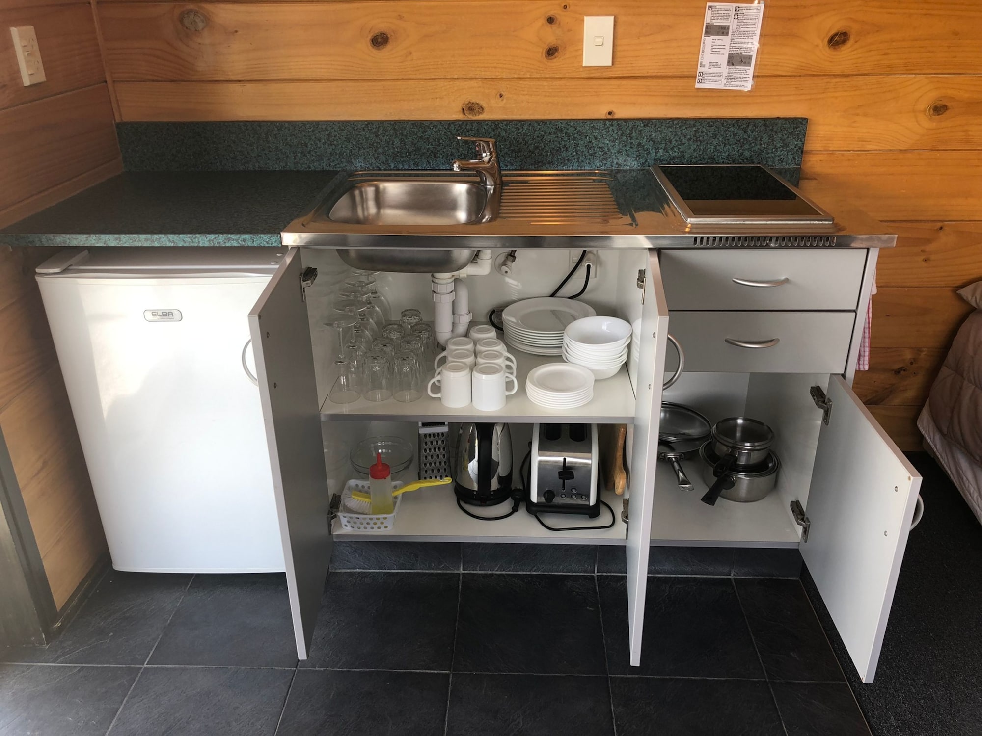 大廚房小屋（共用浴室）