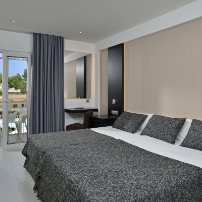Double Room With Balcony Hotel Hispania Promo Code