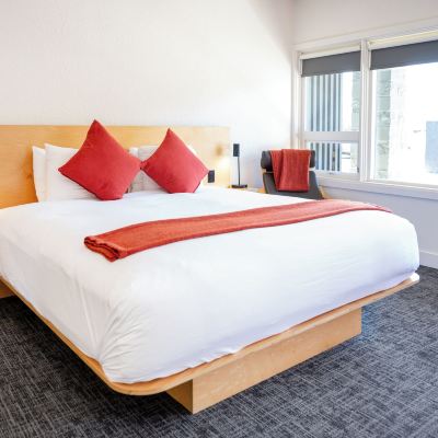 Deluxe King Room Heliotrope Hotel Promo Code