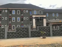 Ciara Jo Hotel and Suites Hotel di 