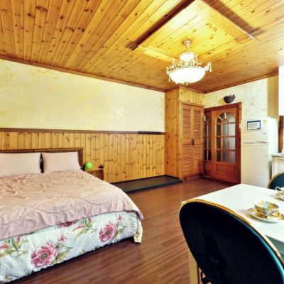 Room (205-Base 2 Pax) 체리스펜션 쿠폰