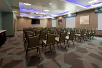 Hampton Inn & Suites - Gilroy, CA
