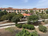 Stylish spacious apartment, fully equipped - walking distance to beach Hotels in 