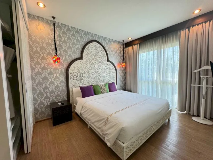 ห้องพรีเมียร์ เตียงใหญ่ 1 เตียง