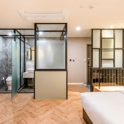 스탠다드 트윈룸 넘버25시그니처호텔 대청점 쿠폰