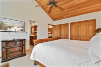 Perfect Getaway! Lakeside at Deer Valley 4bd – Pool, Hot Tub, A/C, Walk to Slopes & Main St Hotéis em 