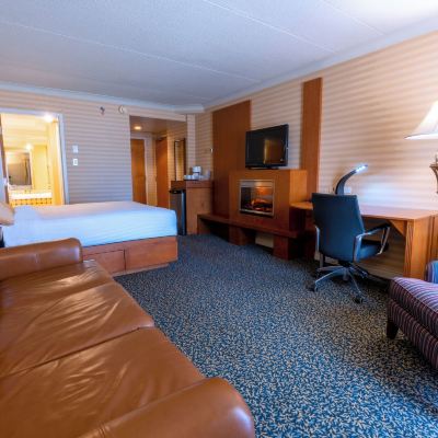 First Class Room, 1 Queen Bed with Double Whirpool and Fireplace Hôtel Lindbergh Promo Code