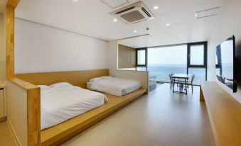 Pohang Red House Ocean Hills Pension