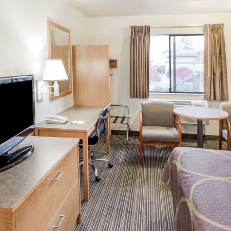 Super 8 by Wyndham Bend