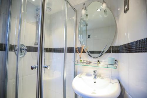 双人房（带独立浴室）