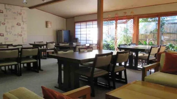 石田屋 食事・レストラン