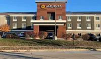 La Quinta Inn & Suites by Wyndham Ankeny IA / Des Moines IA 2402 SE Tones Dr., Ankeny, Io Hotel a 