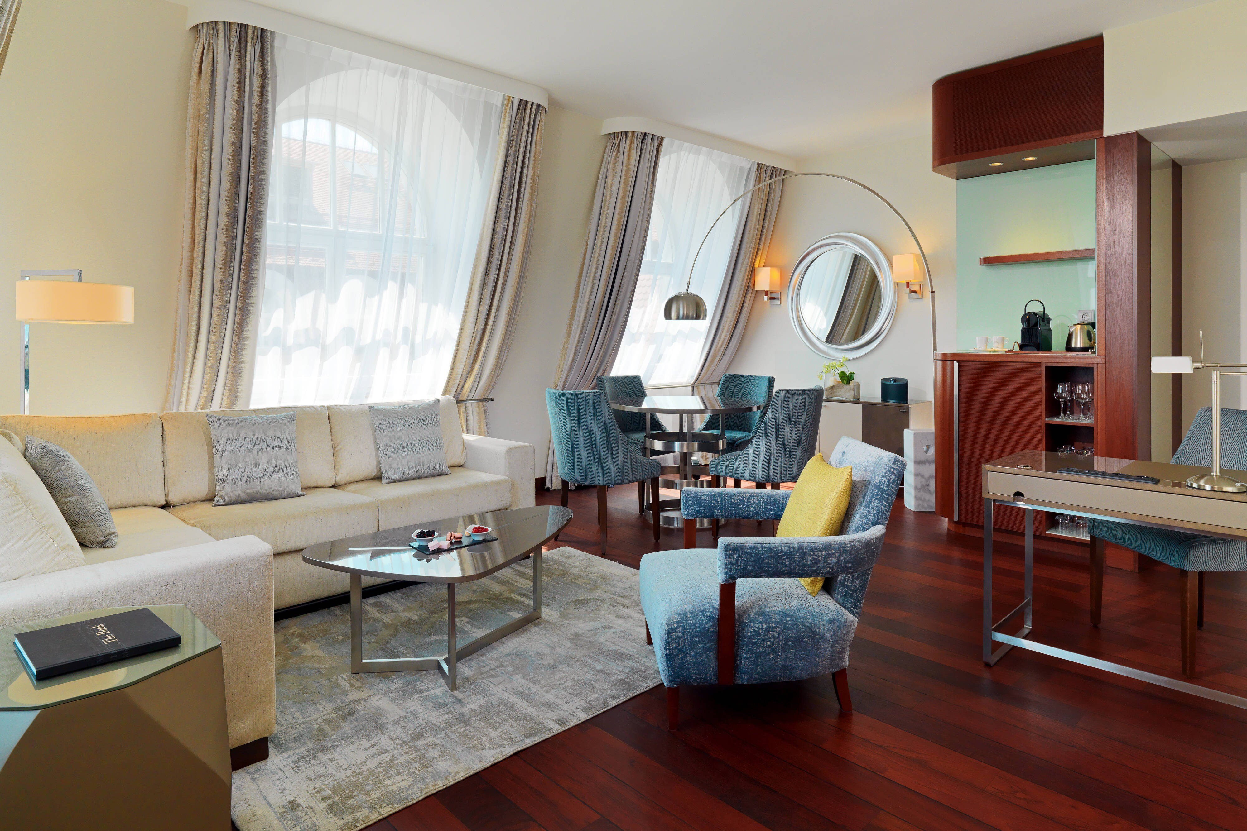 行政套房，俱樂部休息室和spa通道，海景