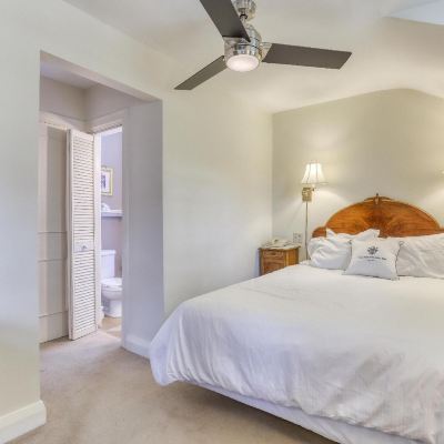 Cottage Queen with Balcony - 1 Queen Hochelaga Inn Promo Code
