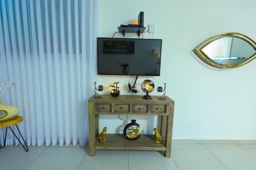 Shlomo's lounge. A beautiful and new apartment 5 minutes drive from the sea One-Bedroom Apartment